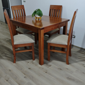 Juego de Comedor de 4 sillas modelo Italia