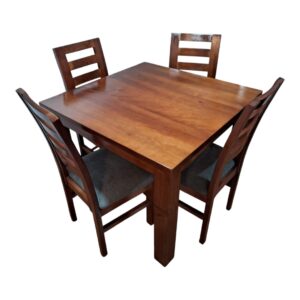 Juego de comedor 4 sillas modelo Queilen